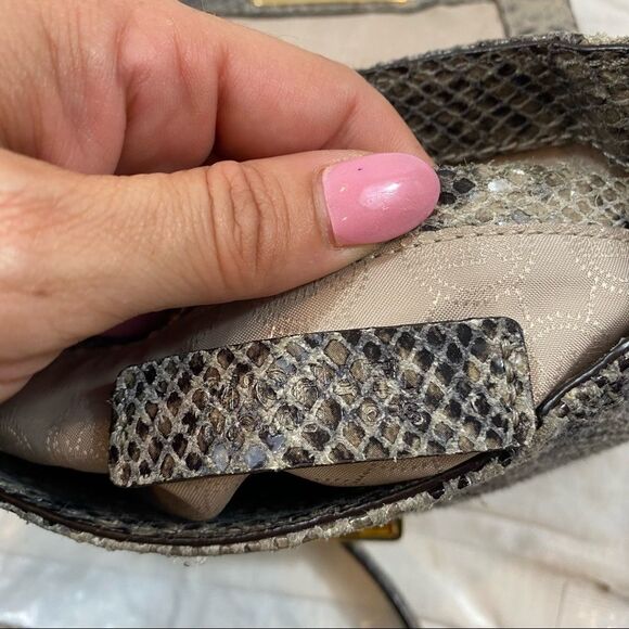 Michael Kors Charlton‎ Snakeskin Crossbody Gold Lock Mini Crossbody Bag - Picture 13 of 16
